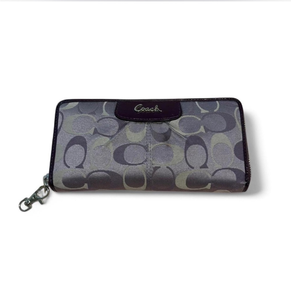 Vintage coach purple signature jacquard wallet 🪻